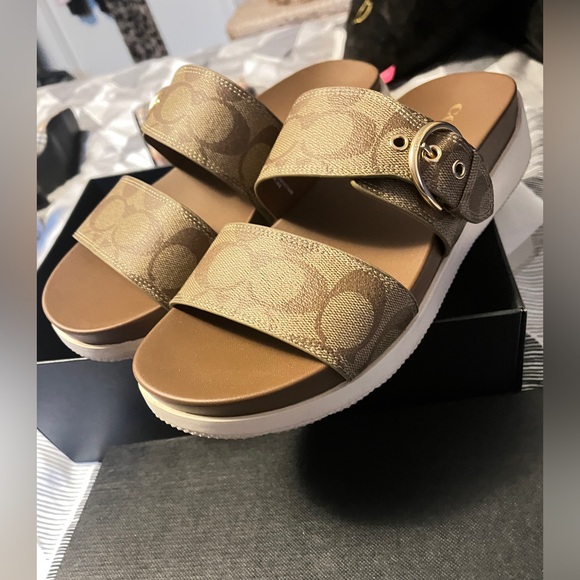 Coach Signature Slides - Picture 3 of 8